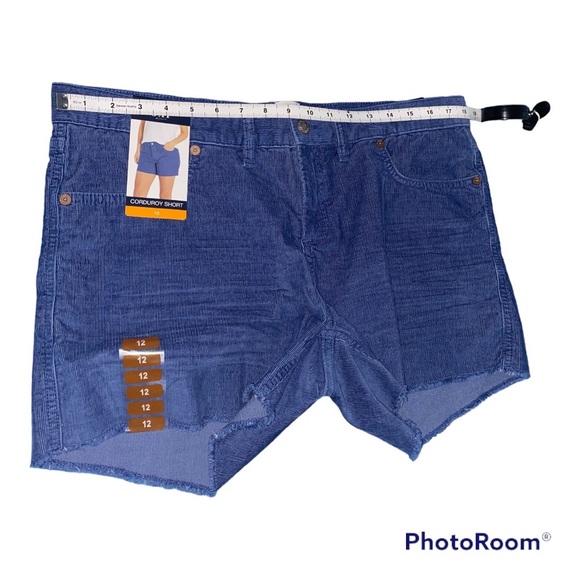 GAP Frayed Hem Soft Stretch Corduroy Shorts | Sizes 8, 10, 12 - Picture 6 of 14